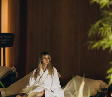 Andrea in relaxatin room (3)